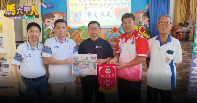 养成阅报习惯增加知识 邱鸿水吁学生珍惜赠报