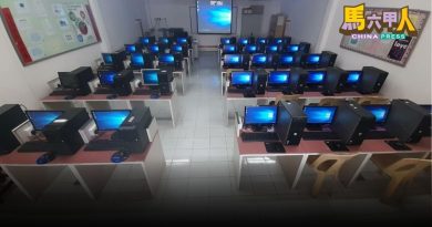 电脑资源二次生命   培中赠培德小学电脑设备