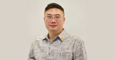 称甲商场招牌“很中华” 罗盛年：如置身中国