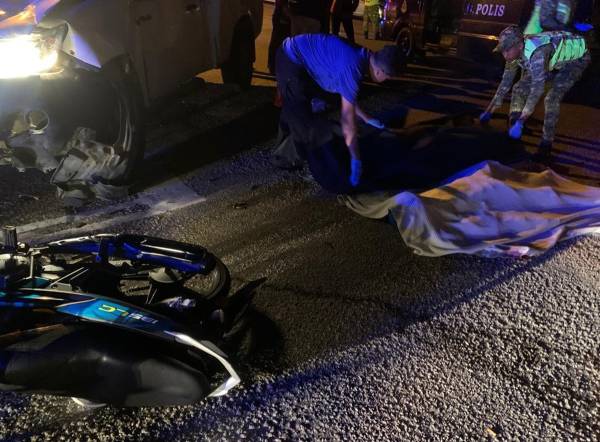 警方把死者遗体送往医院太平间解剖,以查出死因。
