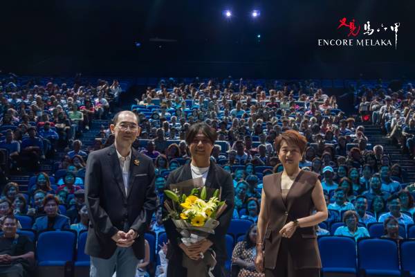 陈盈盈(右起)、王永超以及巫光伦出席新剧正式公演。