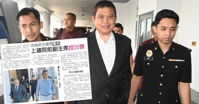 10年前涉受贿一辆Range Rover 上议院前副主席被控不认罪