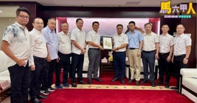 林万锋率团访德化 加强陶瓷业经贸合作
