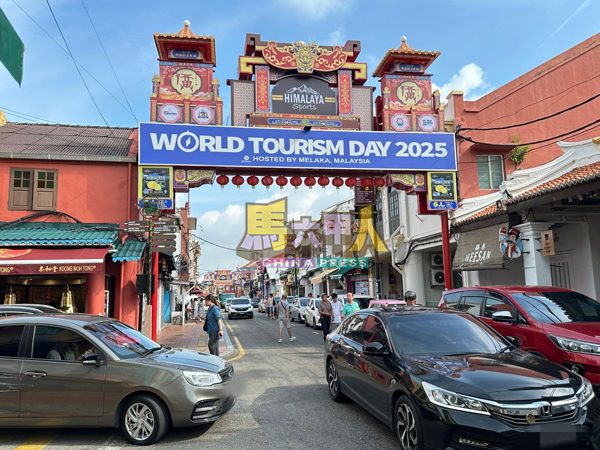 在世遗老街区,任何老建筑的更动都须申请并获得相关单位批准,且要符合世遗条规。