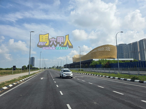 新大道通车后,可大幅度缓解马六甲尤其是市区的交通压力。