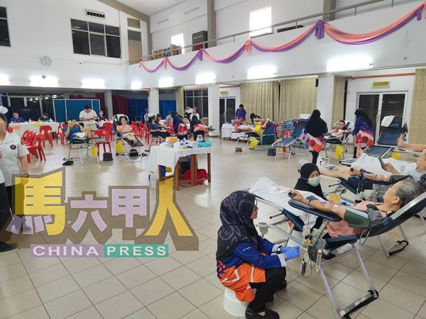由德教会紫昌阁主办、另外5个友阁联办的捐血活动反应不俗,筹获102包血浆。