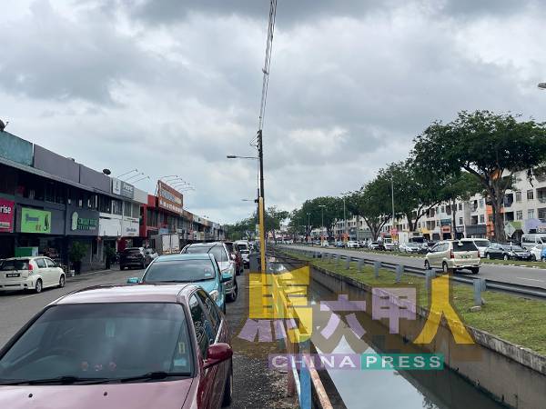 当局将在柏卡2路距离路口约100公尺处,开辟出口,方便单向道车辆前往玛琳再也路。