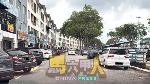 来自玛琳再也路的车辆,未来可使用扎希6路,左转至敦蒂惹路。