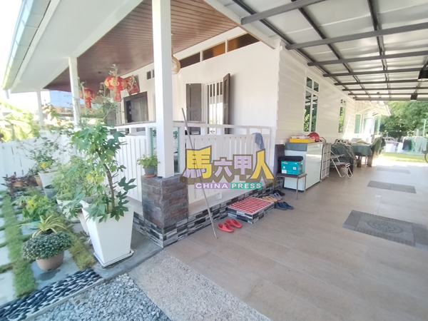 ■屋身建高以避开水灾。