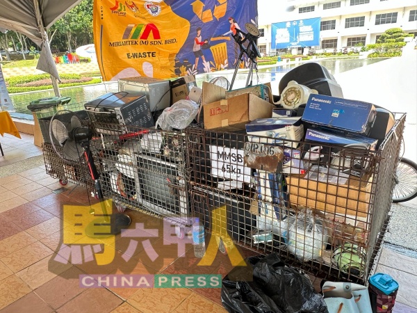 欢迎民众携带家中可回收物品前来兑换现金,可增加收入也为环保出力。