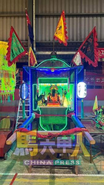 座主张公圣君圣驾将安奉于神轿之上,随行巡境。