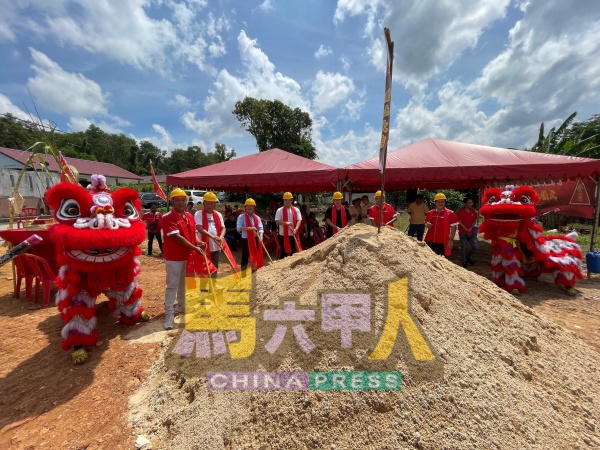 马六甲爱极乐金兰福利协会配合兴建计划,周六(21日)举行新会所奠基动土仪式。