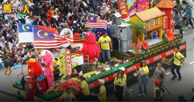 妈咪大宝达  参与游行     5吉祥物活泼登场  萌爆