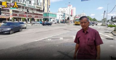 甲市赛阿都阿兹路变“波浪路”　疑排污管工程致泥土松动