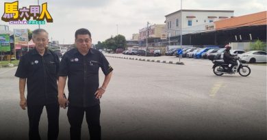 频非法U转 险象环生  雷宝翔促竖立指示牌