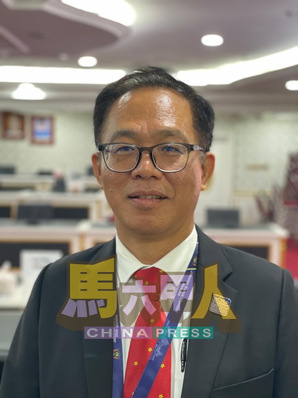 刘志俍。