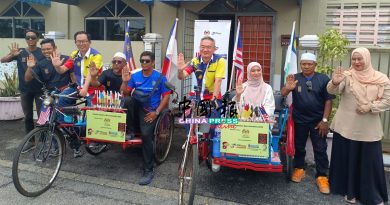 三轮车接力环半岛 全程2500公里创纪录