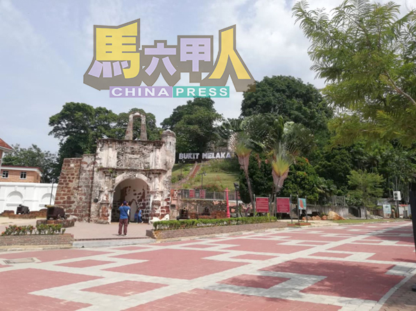 ■古城门是国内外游客必到的景点，美化和清洁程度满分。