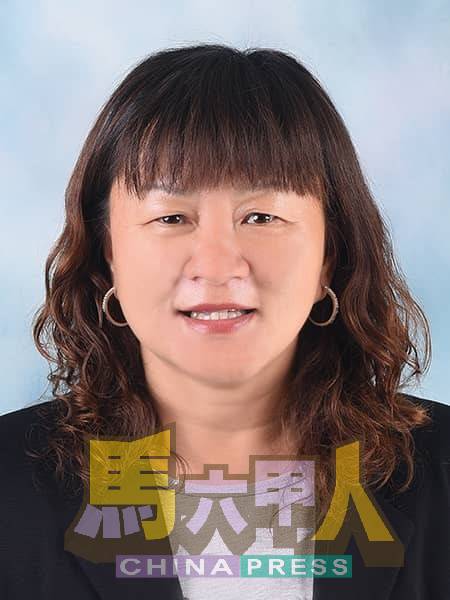 戴美蒂校长接掌武吉波浪华小。