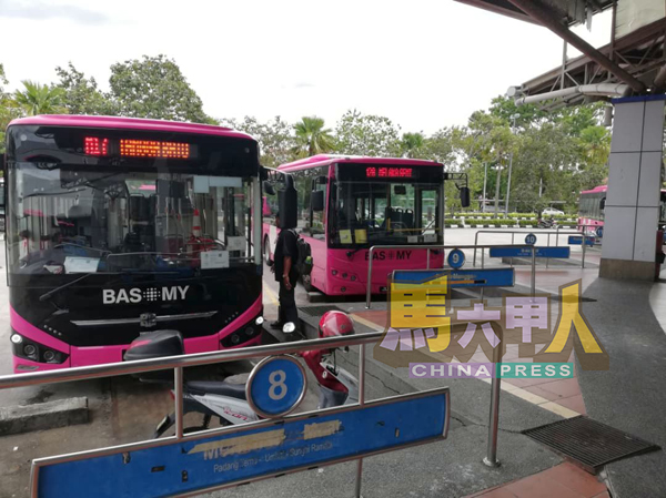 ■仙特拉巴士总站是州内最大的陆路交通枢纽。