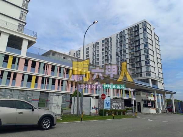 位于峇章幸福花园的一马房屋项目共有600个单位,已经竣工,购屋者已经迁入居住。