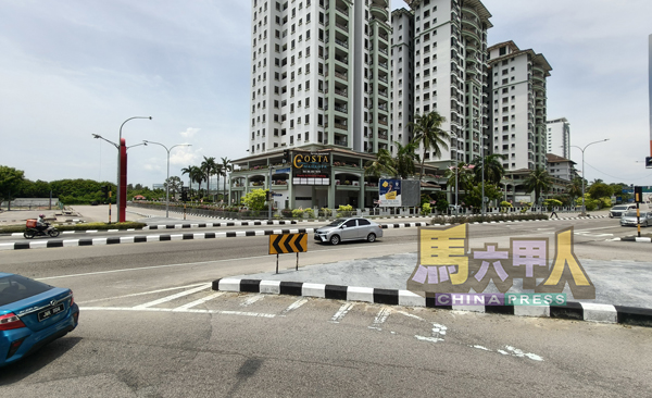 位于仁爱医院、皇冠广场与酒店一带的原有路口，已正式取消原有的十字路口以及红绿灯的操作。